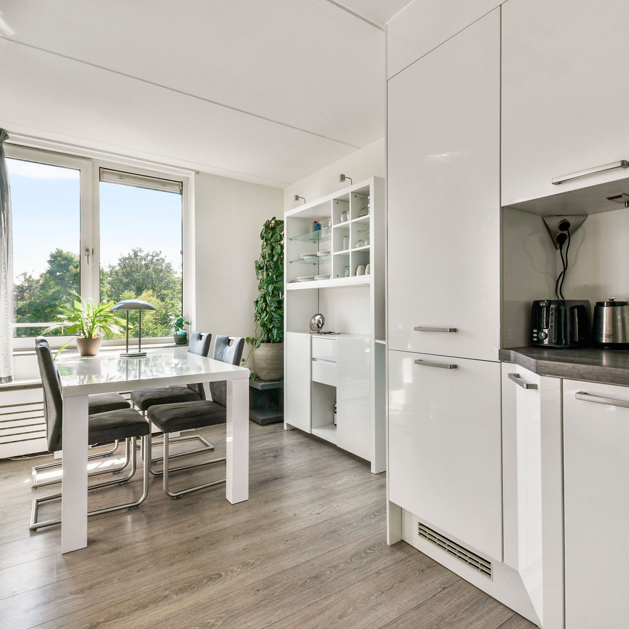kitchen-dining-room-modern-apartment